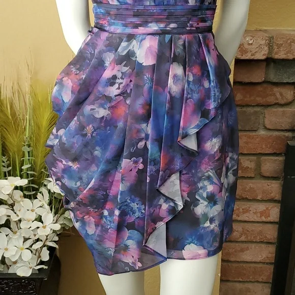 🆕️ GUESS Bombay Floral Asymmetrical Strapless Dress SIZE: 6